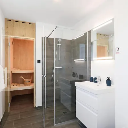 2 Bedroom Front In Lembruch-duemmer Holiday home Lembruch